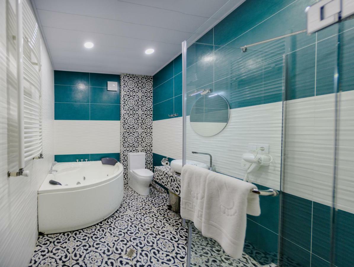 Golden Globe Boutique Hotel Tbilisi Exterior photo